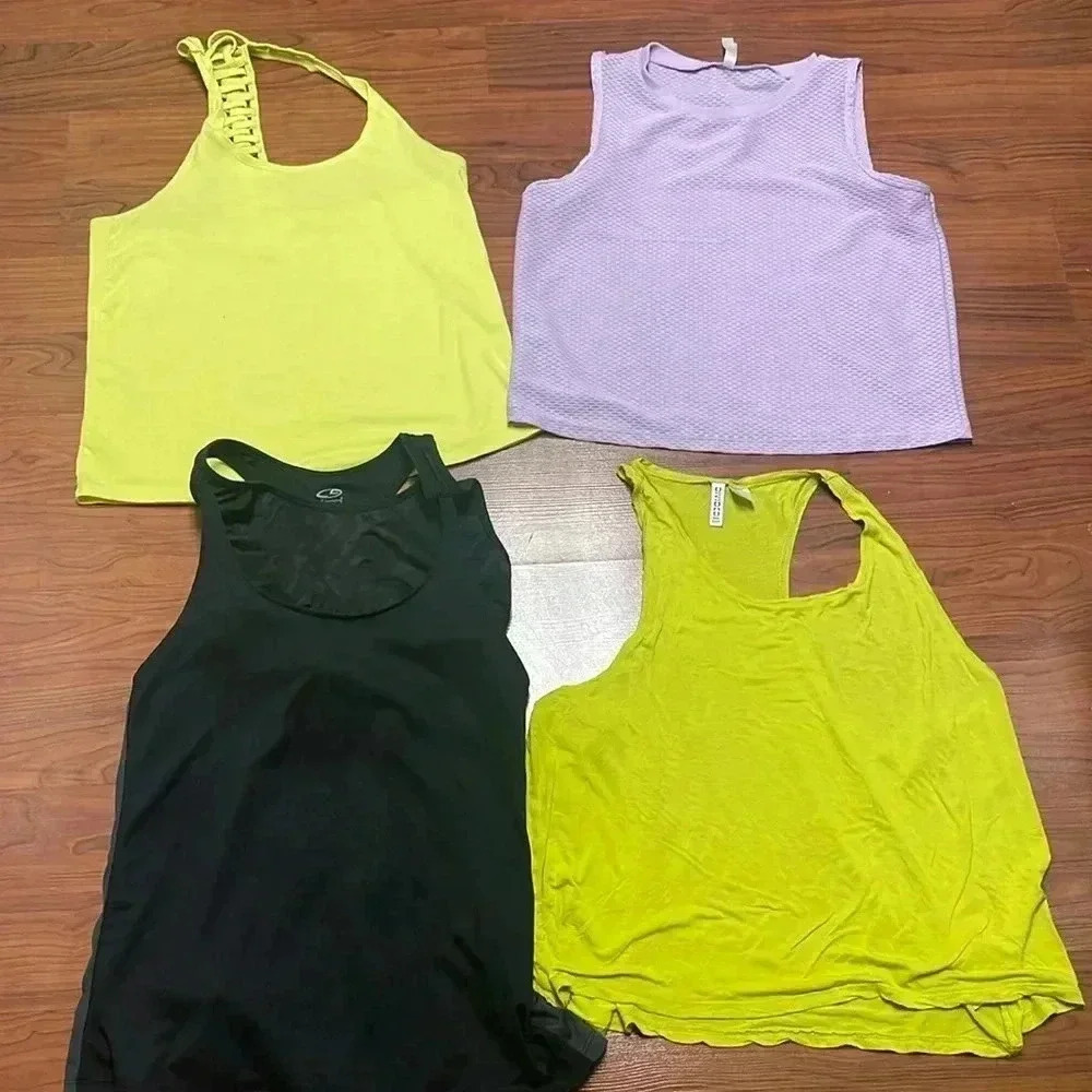 Workout shirt bundle size M/L